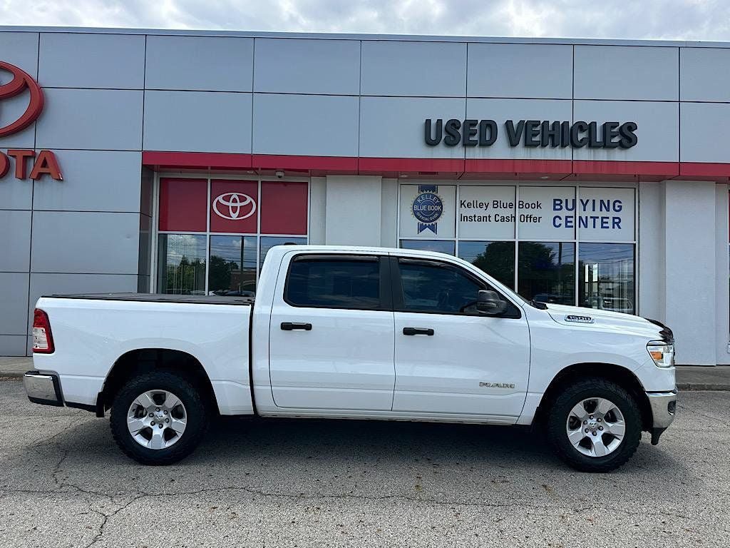 Used 2023 RAM 1500 Big Horn AWD/4WD image 7