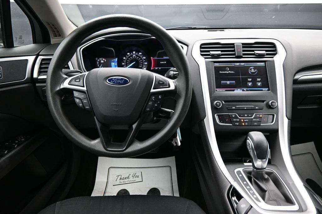 Used 2016 Ford Fusion SE FWD image 13