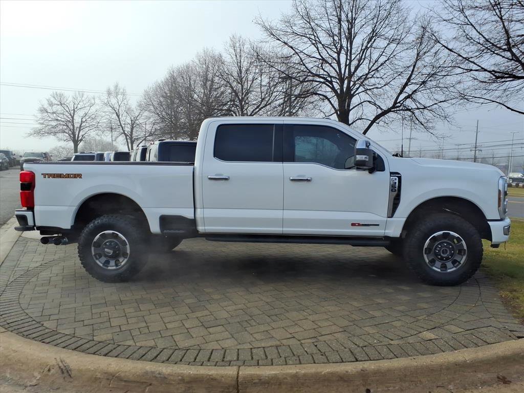 Used 2024 Ford F350 Platinum w/ Tremor Off-Road Package image 4
