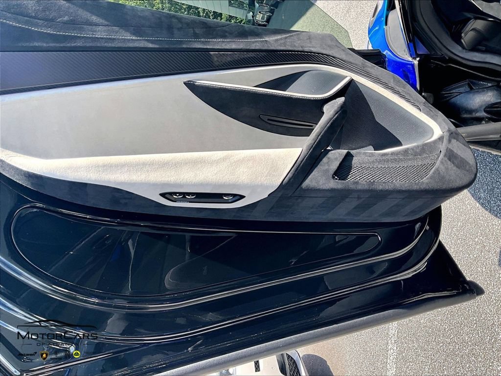 Used 2022 McLaren 765LT RWD image 16