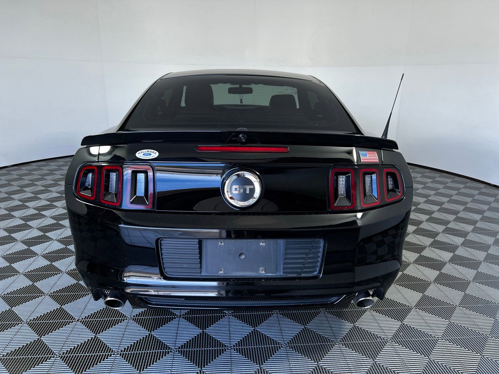 Used 2013 Ford Mustang GT Premium w/ Electronics Pkg RWD image 5