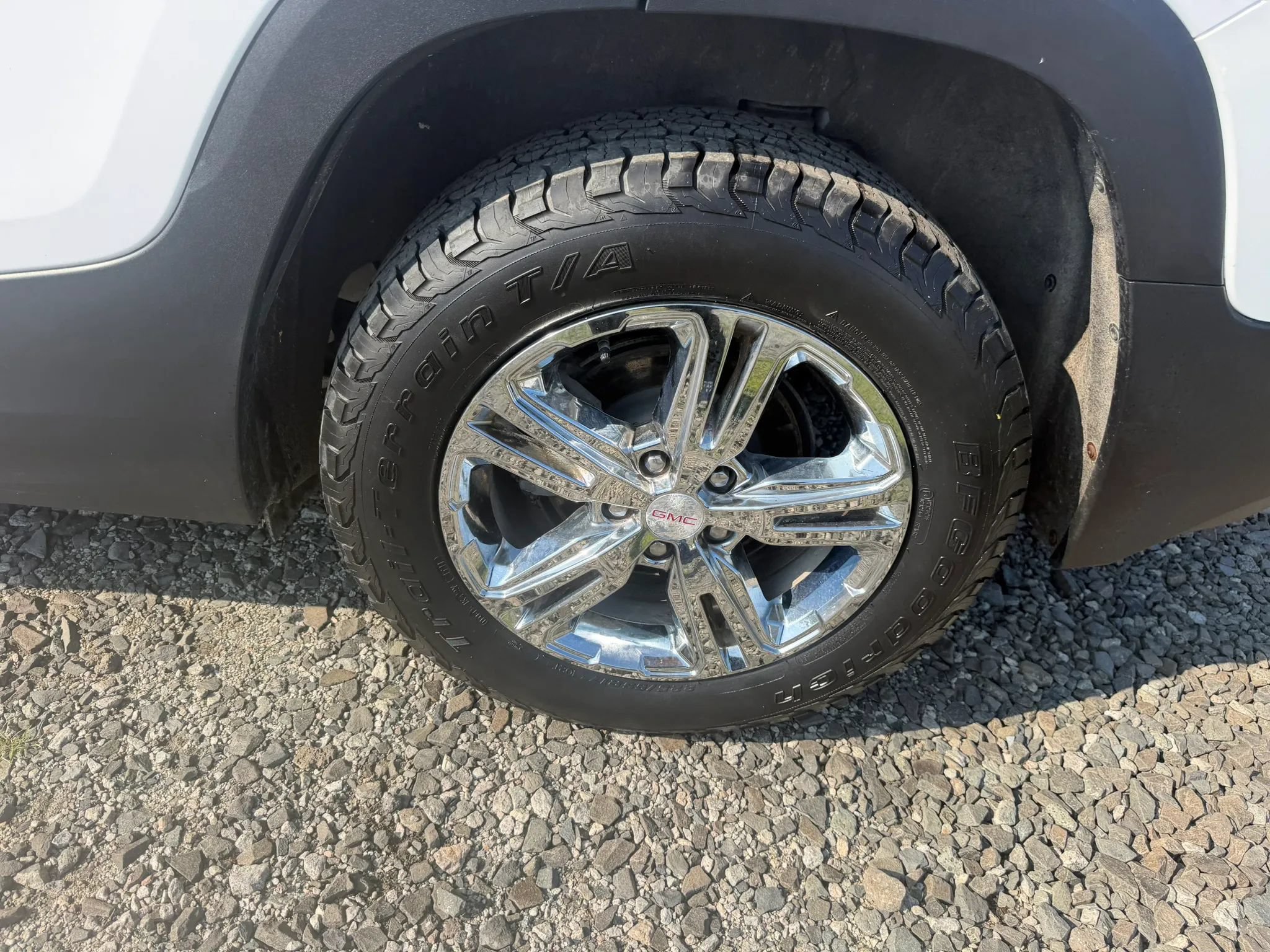 Used 2023 GMC Terrain SLE FWD image 9