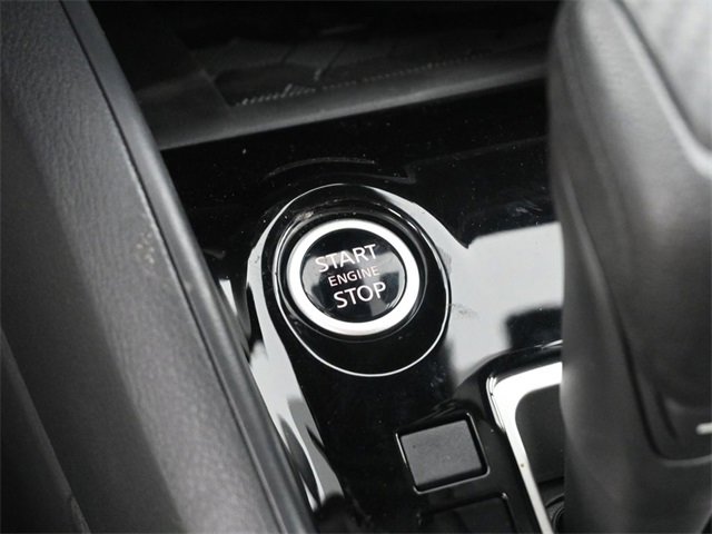 Used 2025 Nissan Versa SV w/ Trunk Package image 32