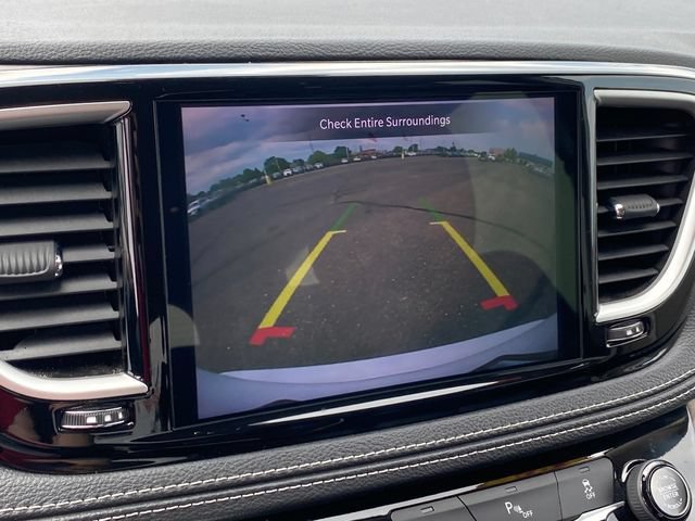 Used 2024 Chrysler Pacifica Limited FWD image 11