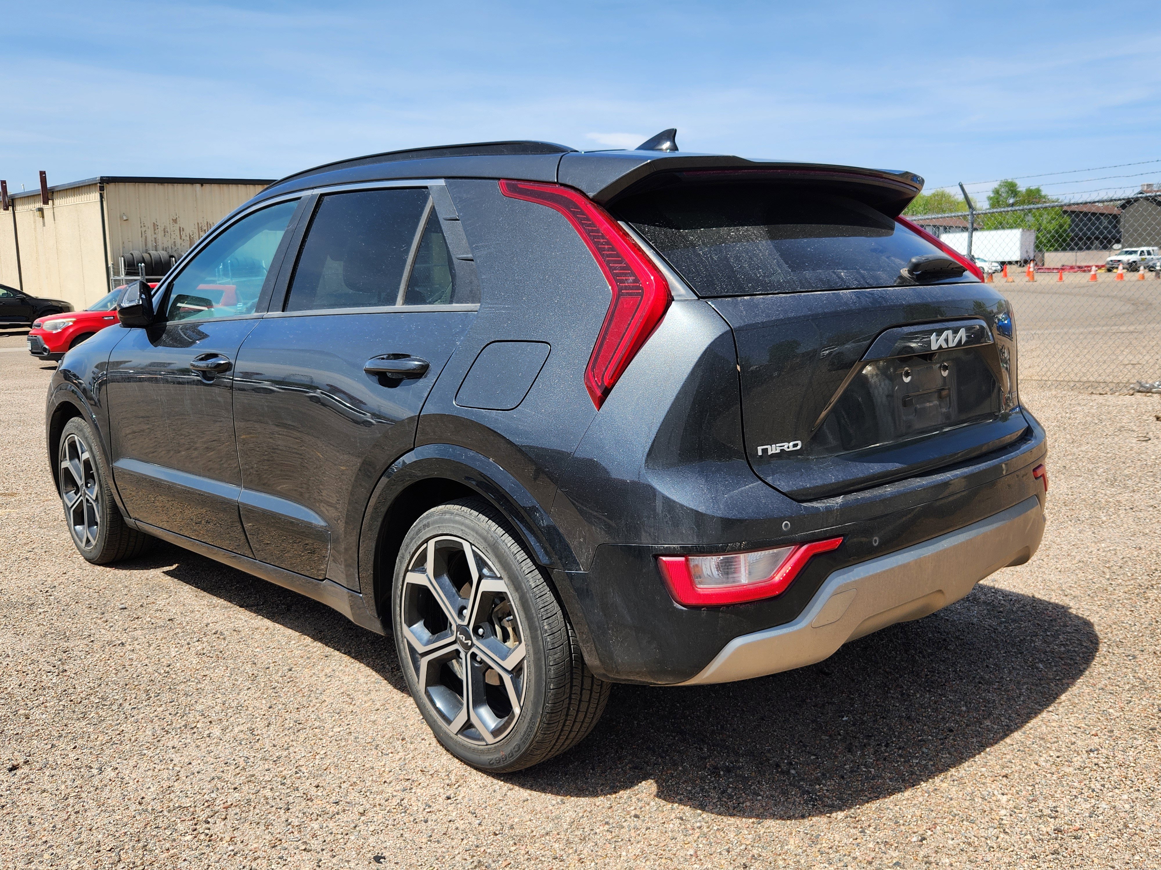 Used 2024 Kia Niro EX Touring image 7