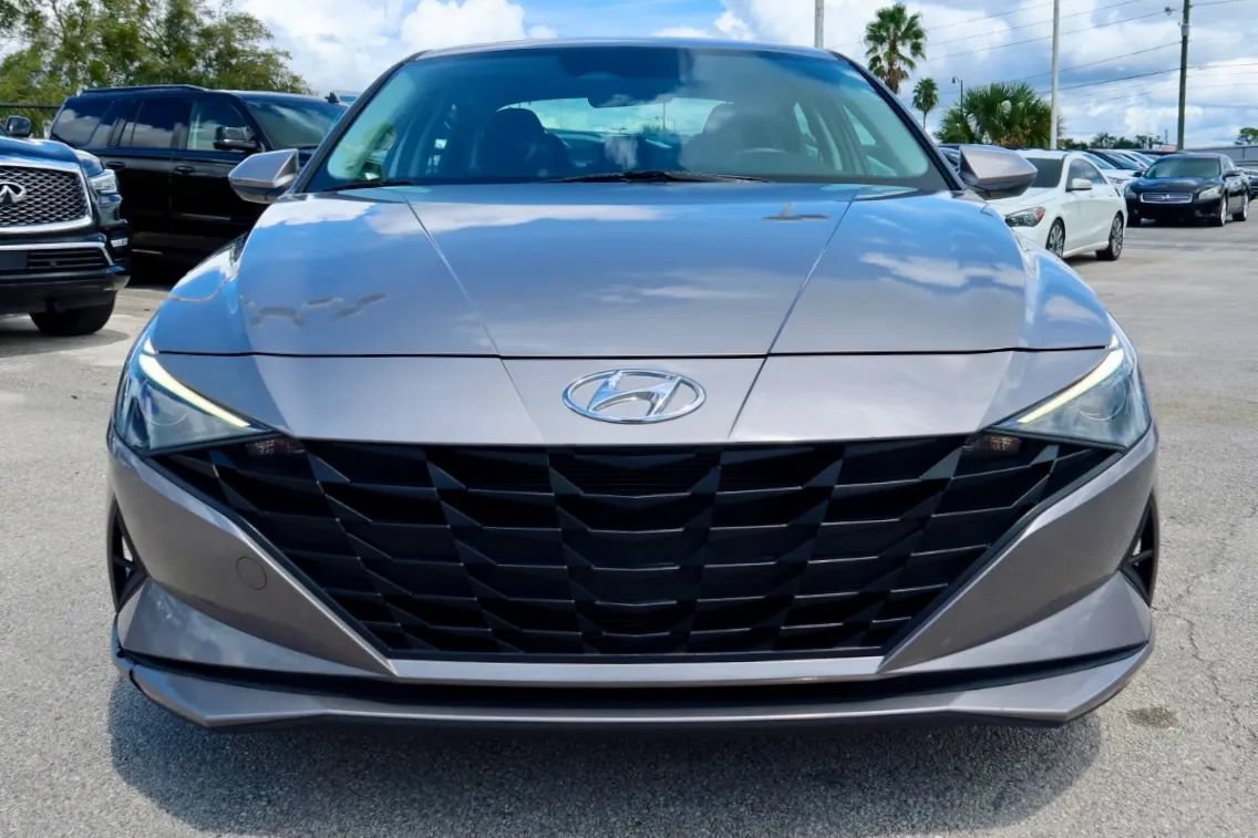 Used 2023 Hyundai Elantra SEL FWD image 6