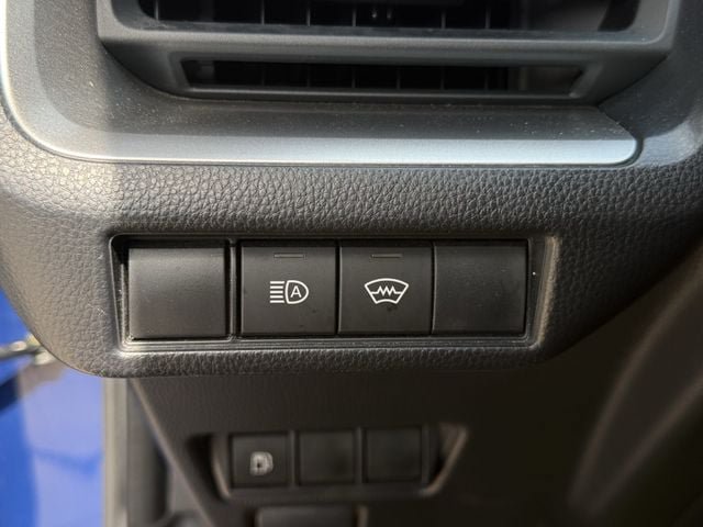 Used 2025 Toyota Prius LE FWD image 23