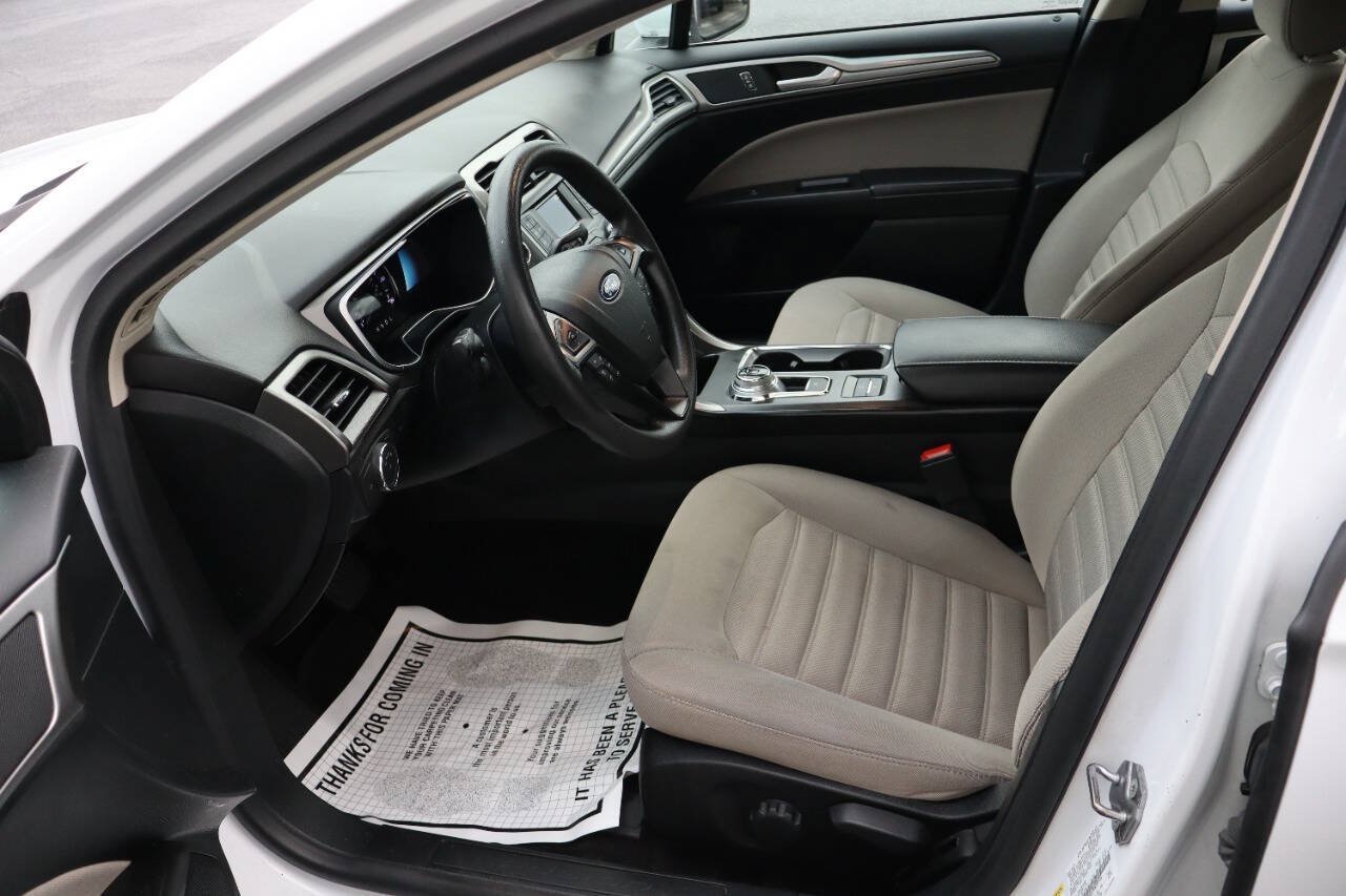 Used 2018 Ford Fusion S FWD image 5
