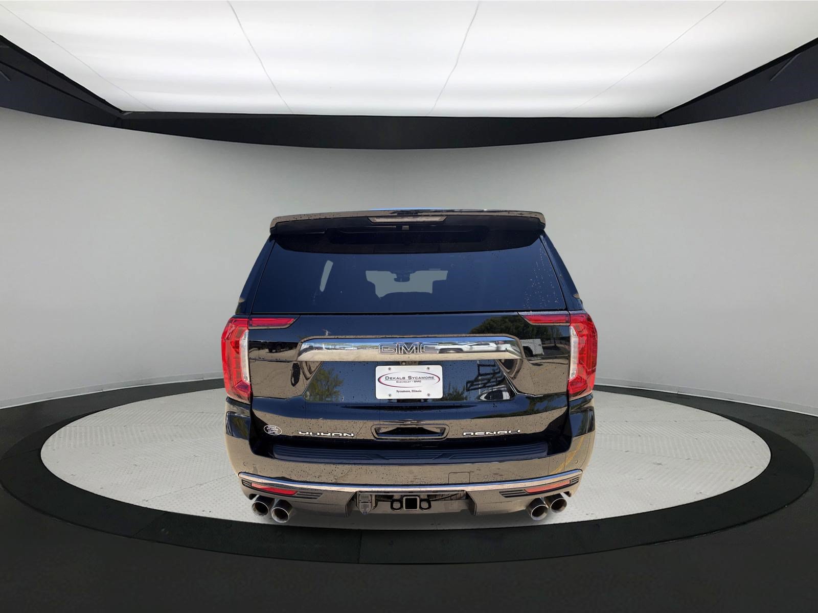 Used 2023 GMC Yukon Denali Ultimate AWD/4WD image 6