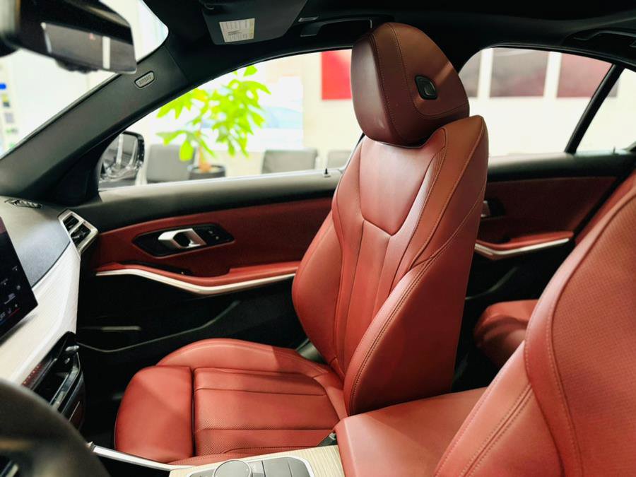 Used 2025 BMW 330i Sedan image 16