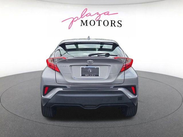 Used 2019 Toyota C-HR XLE FWD image 6