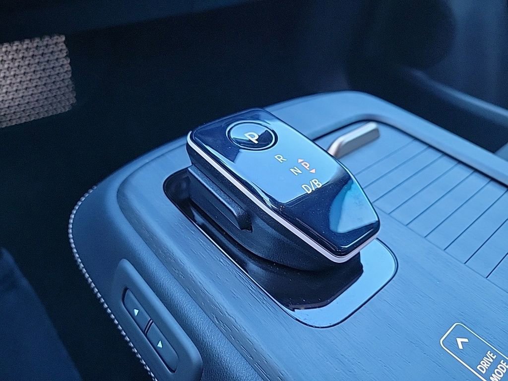 Used 2023 Nissan Ariya FWD image 30