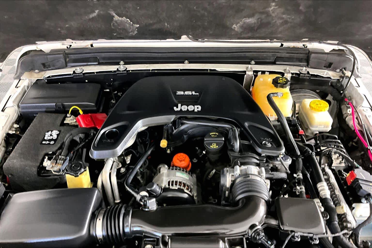Used 2018 Jeep Wrangler Unlimited Sport S AWD/4WD image 29