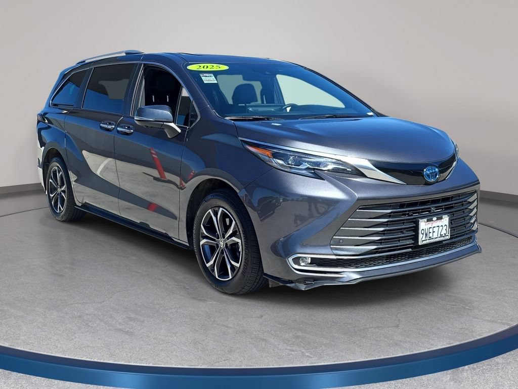 Used 2025 Toyota Sienna Platinum AWD/4WD image 4