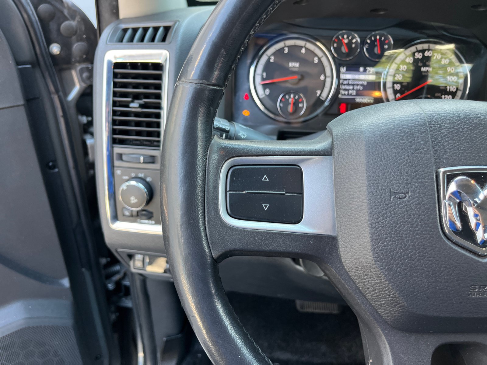 Used 2010 Dodge Ram 1500 Truck Laramie AWD/4WD image 17