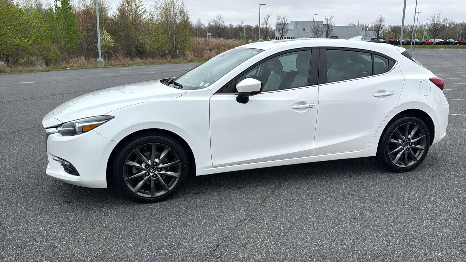 Used 2018 MAZDA MAZDA3 Grand Touring FWD image 12