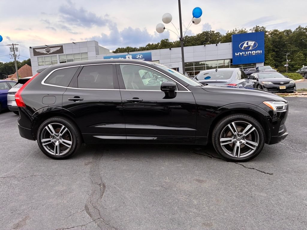 Used 2018 Volvo XC60 T5 Momentum w/ Vision Package AWD/4WD image 8