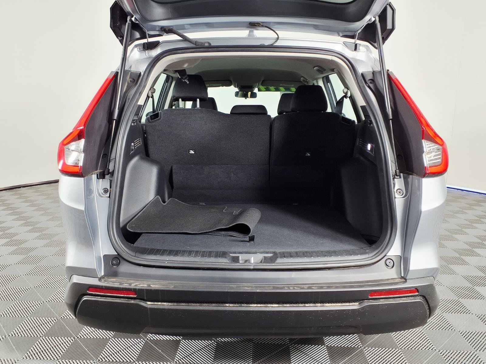 Used 2024 Honda CR-V LX image 8