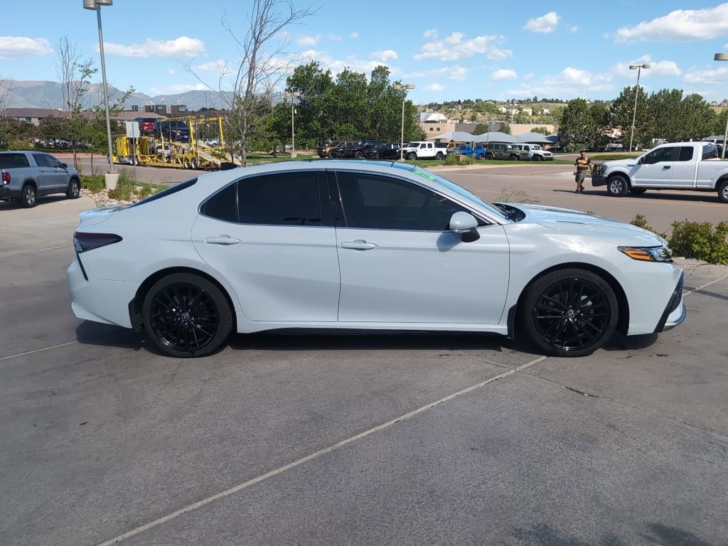 Used 2022 Toyota Camry XSE FWD image 8
