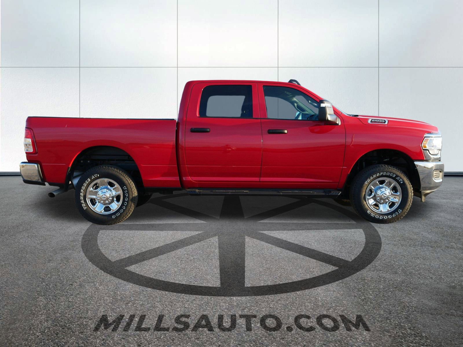 Used 2024 RAM 2500 Tradesman w/ Chrome Appearance Group image 8