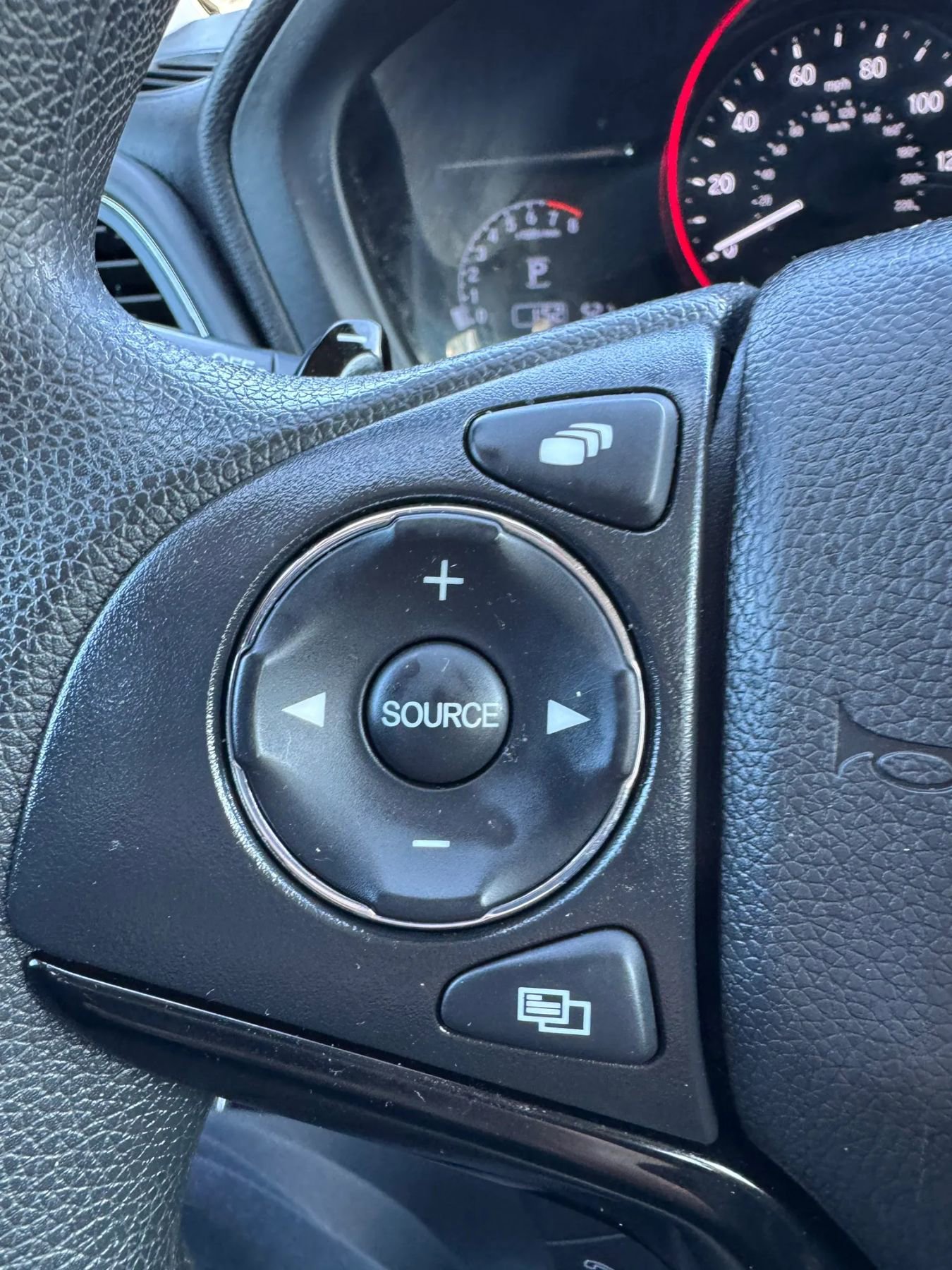 Used 2021 Honda HR-V EX image 12
