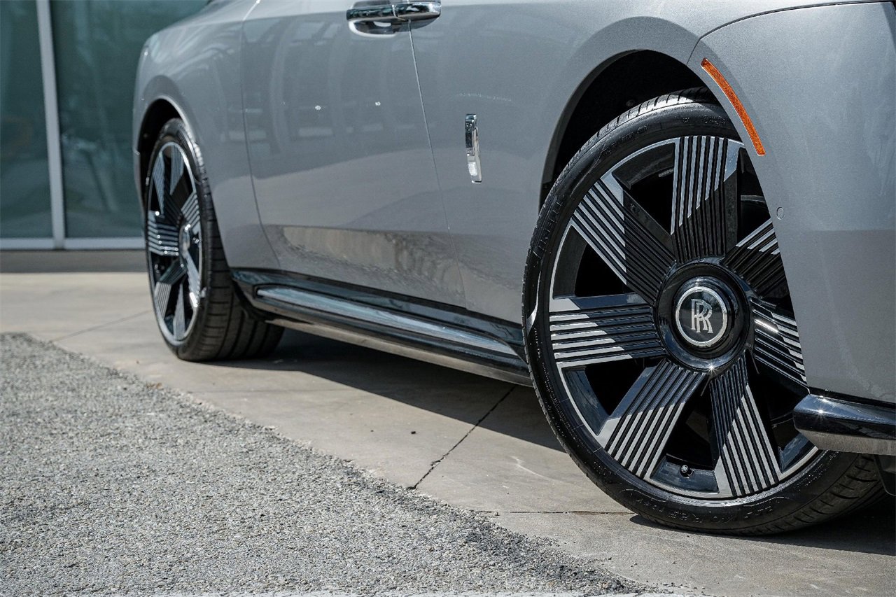 Certified 2025 Rolls-Royce Spectre w/ Spectre Launch Package image 11