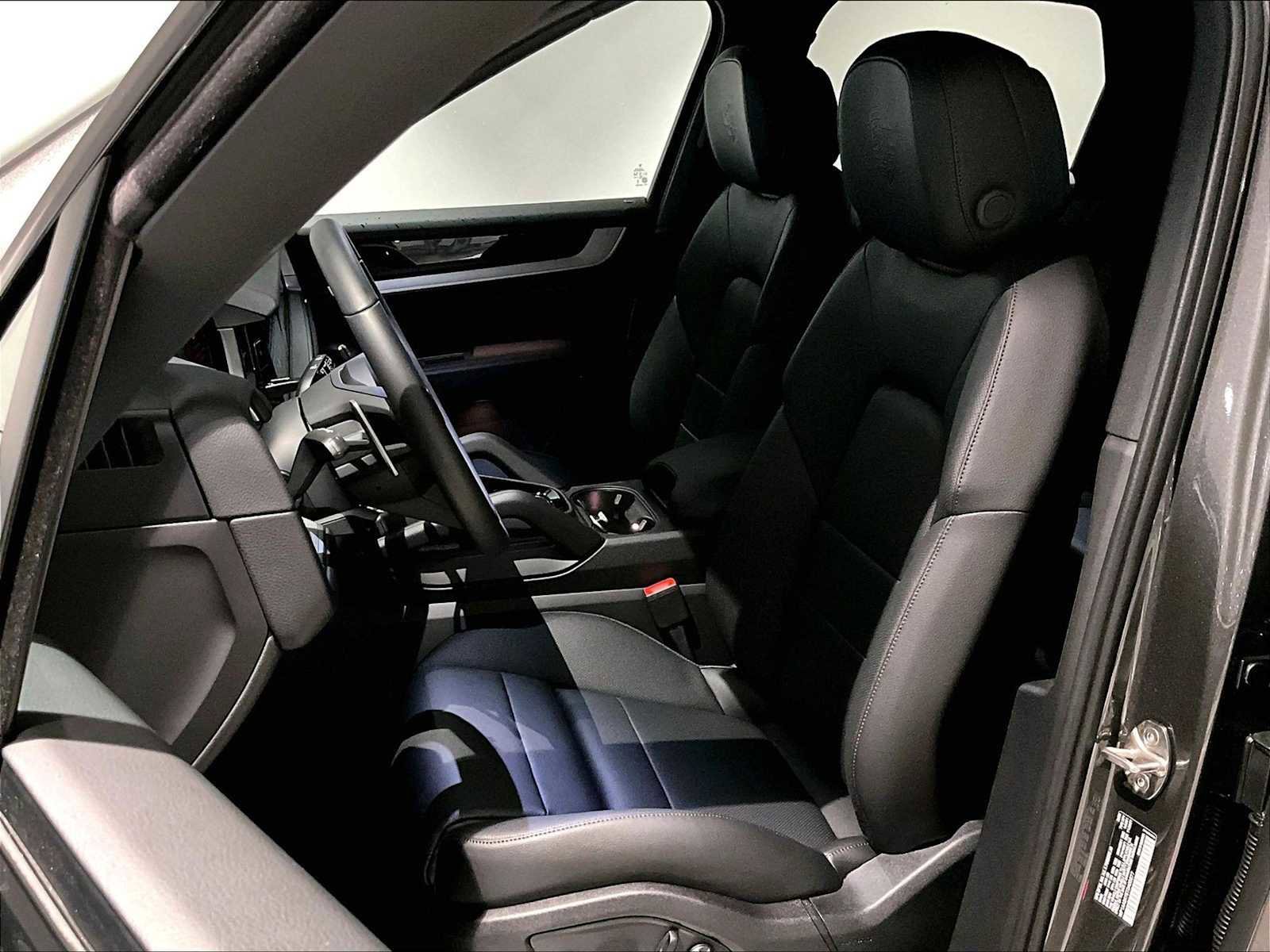 Used 2026 Porsche Cayenne image 8