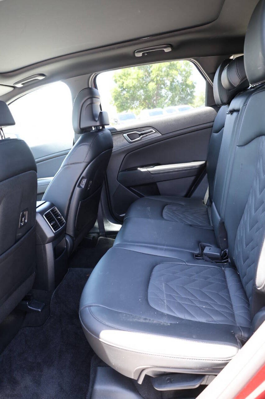 Used 2024 Kia Sportage X-Line w/ X-Line Premium Package AWD/4WD image 17