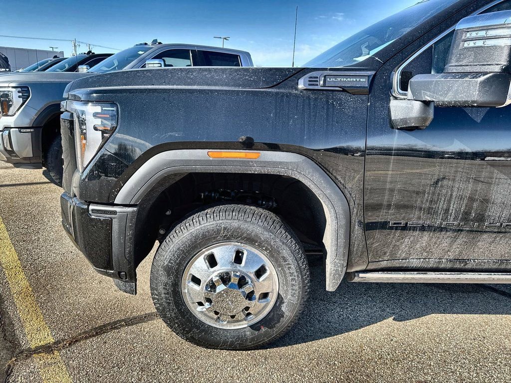 New 2026 GMC Sierra 3500 Denali Ultimate w/ LPO, Black Badging Package image 2