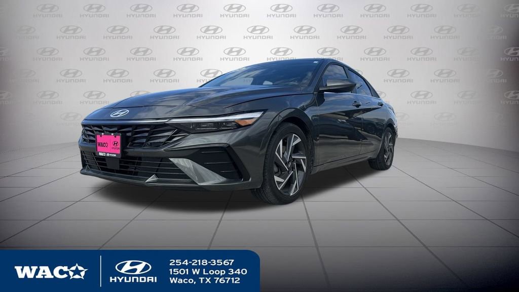 Used 2024 Hyundai Elantra SEL w/ Convenience Package image 2