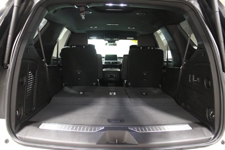 Used 2023 Chevrolet Tahoe RST w/ Luxury Package AWD/4WD image 15