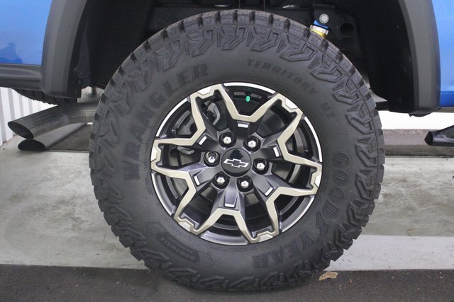 Used 2024 Chevrolet Colorado ZR2 w/ Technology Package image 29