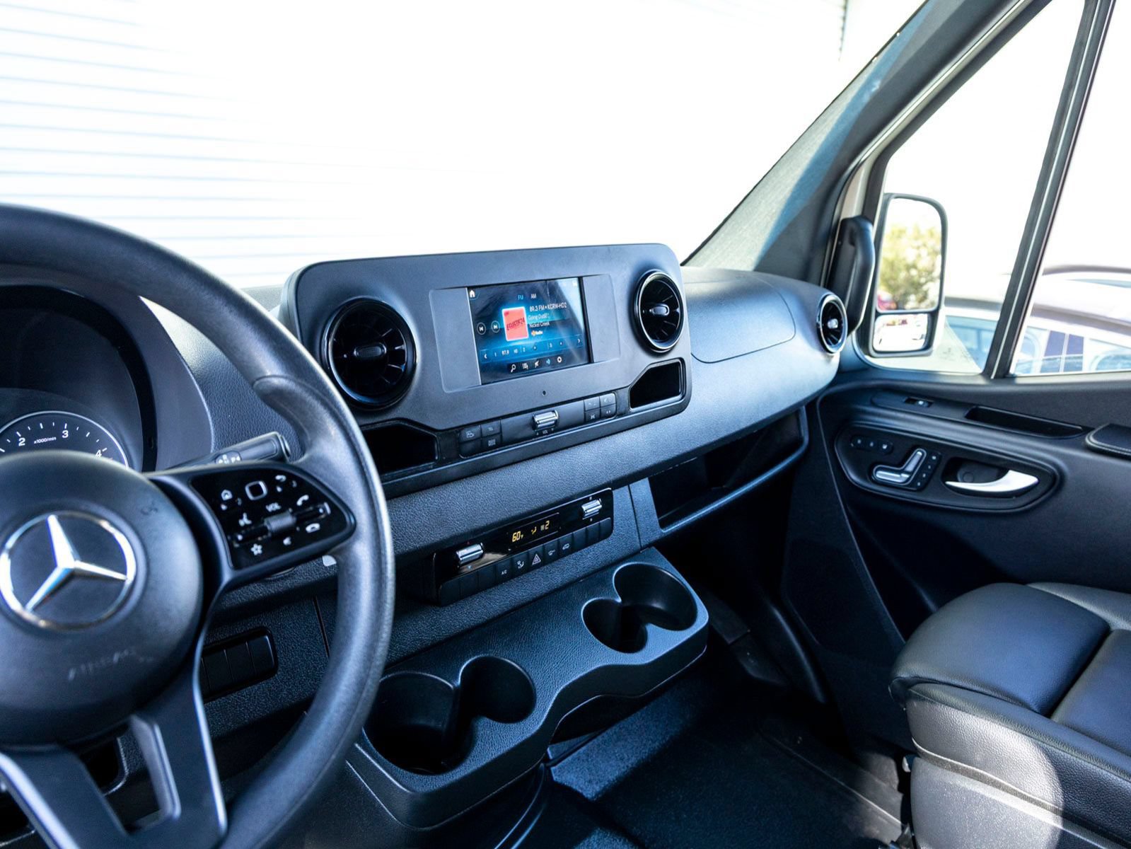 Used 2022 Mercedes-Benz Sprinter 2500 w/ Acoustic Package image 17