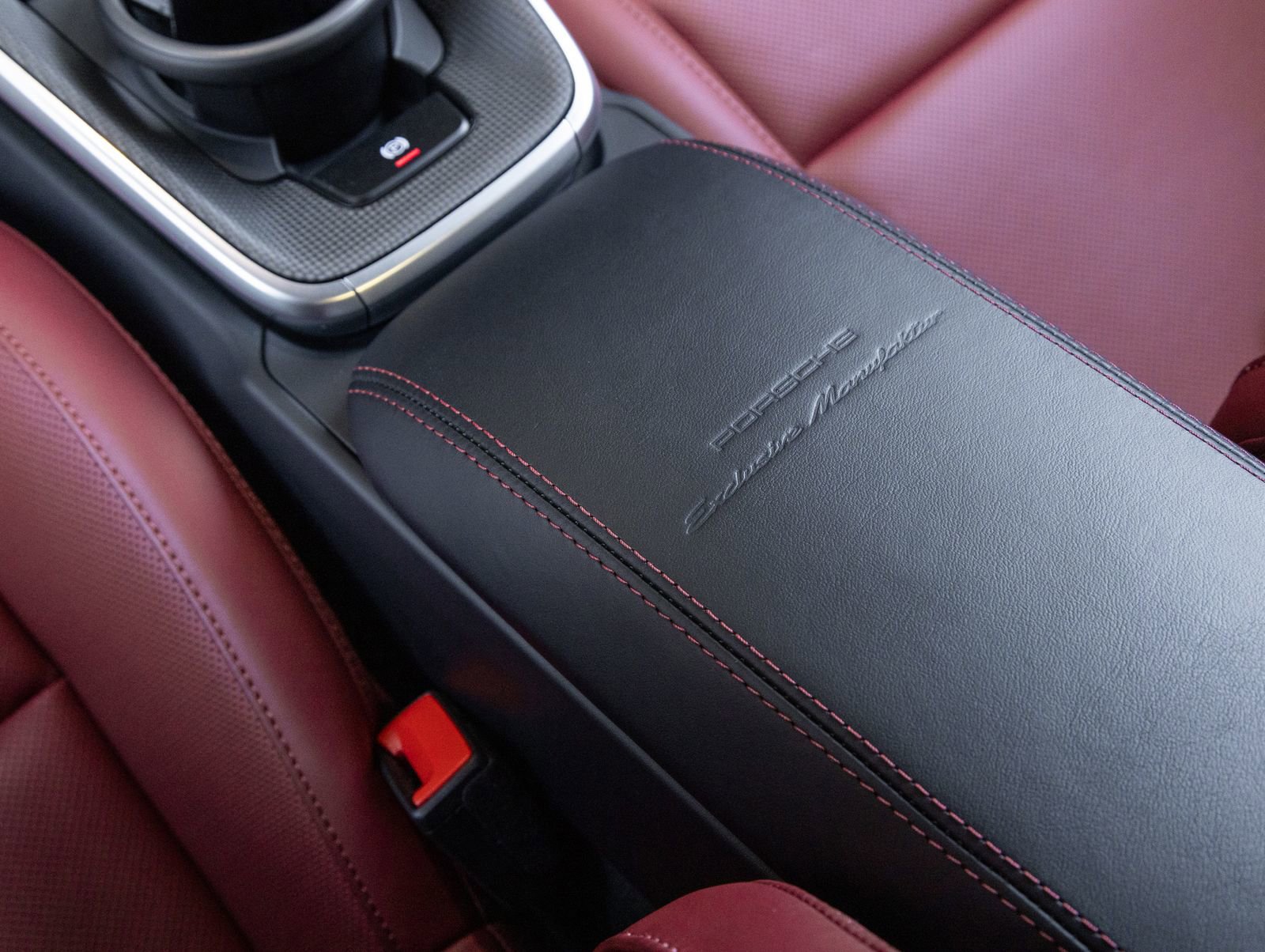 Certified 2025 Porsche 911 Turbo S image 33