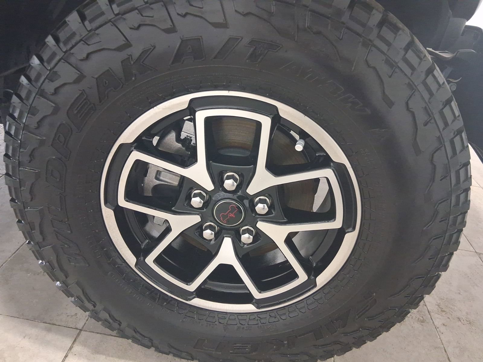 Used 2024 Jeep Gladiator Rubicon AWD/4WD image 11