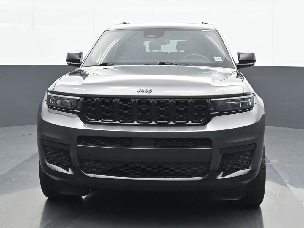 Used 2021 Jeep Grand Cherokee L Laredo image 1