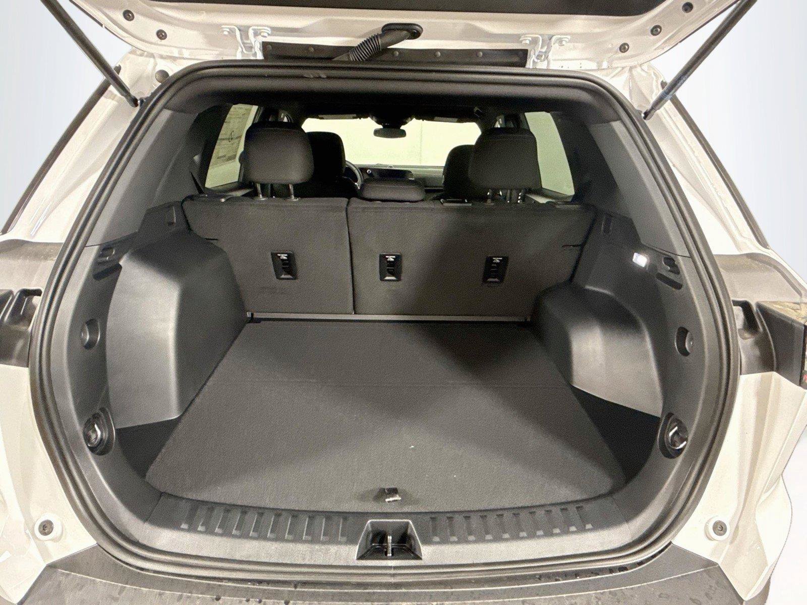 New 2027 Chevrolet Equinox LT AWD/4WD image 18