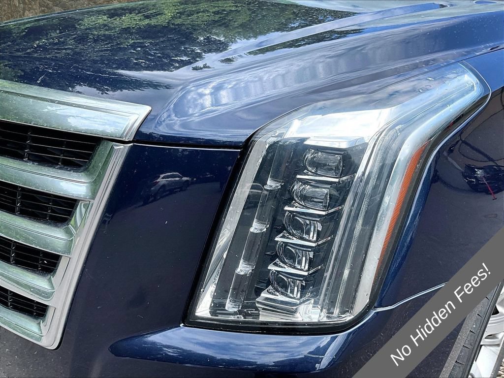 Used 2018 Cadillac Escalade Luxury AWD/4WD image 24