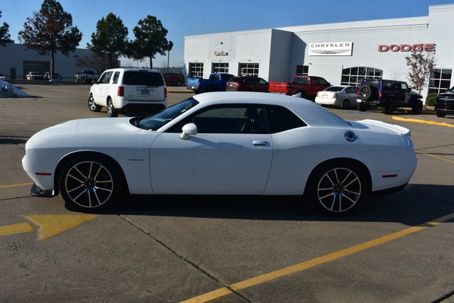 Used 2022 Dodge Challenger R/T w/ Plus Package image 8