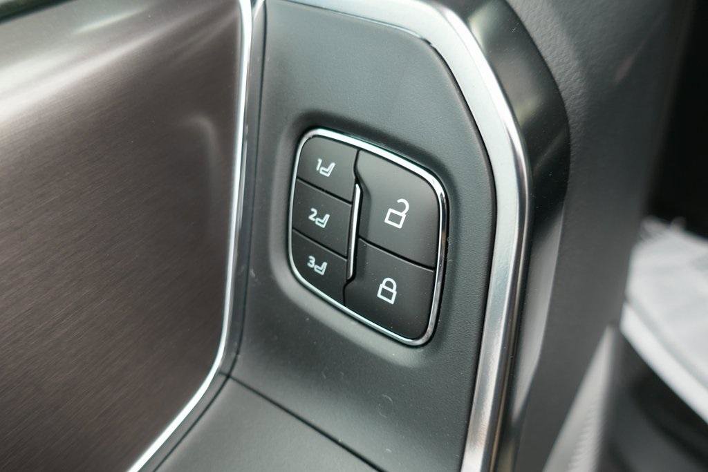 New 2026 Ford F350 Platinum w/ FX4 Off-Road Package image 17