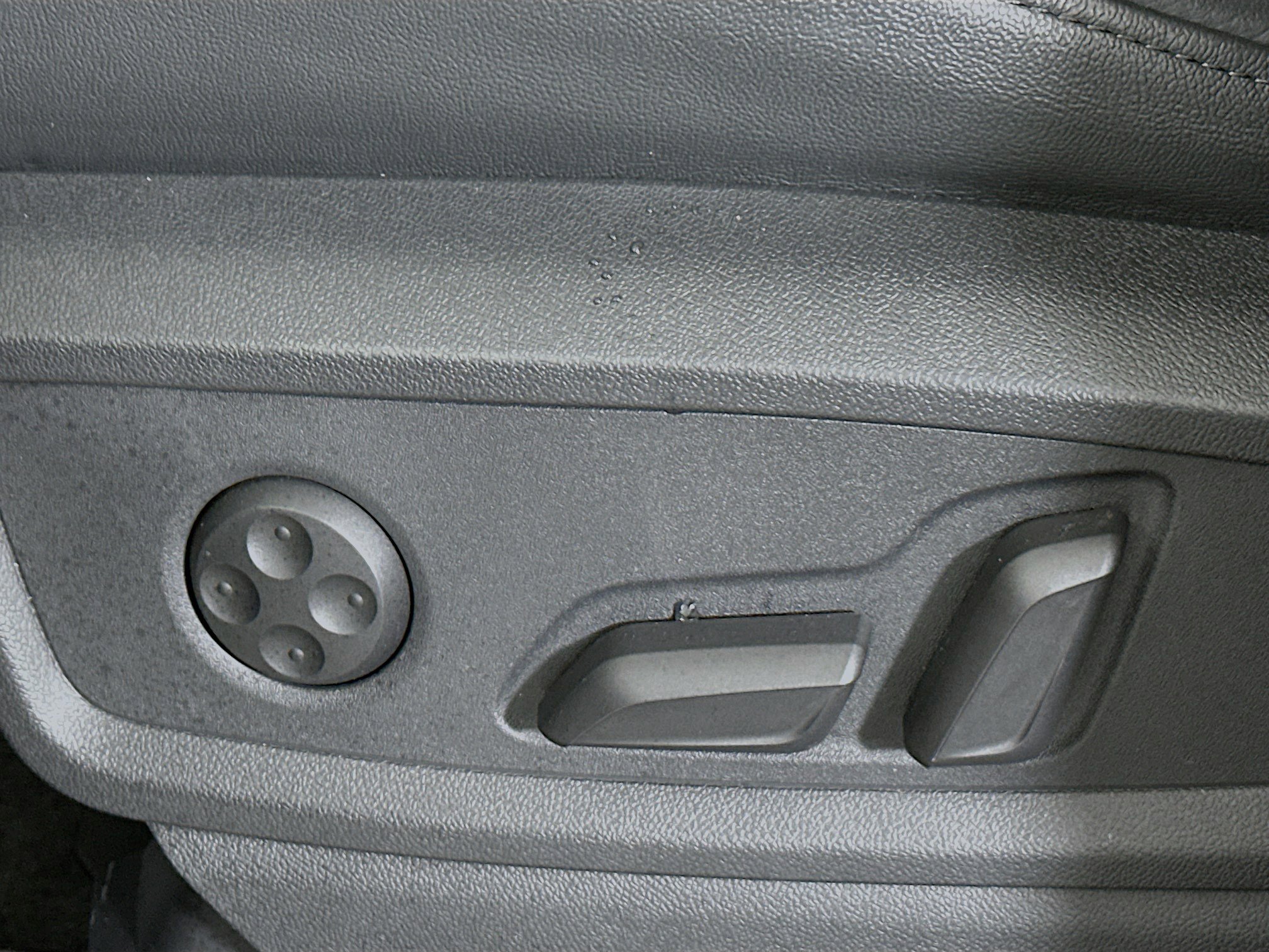 Used 2024 Audi Q5 e Premium Plus w/ Premium Plus Package image 13