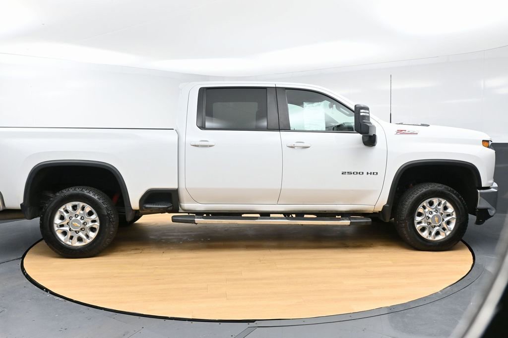 Used 2022 Chevrolet Silverado 2500 LT w/ Convenience Package AWD/4WD image 8