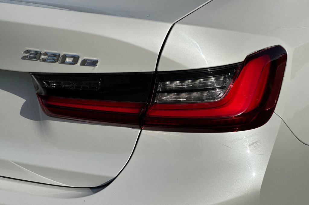 Used 2022 BMW 330e w/ Driving Assistance Package image 32