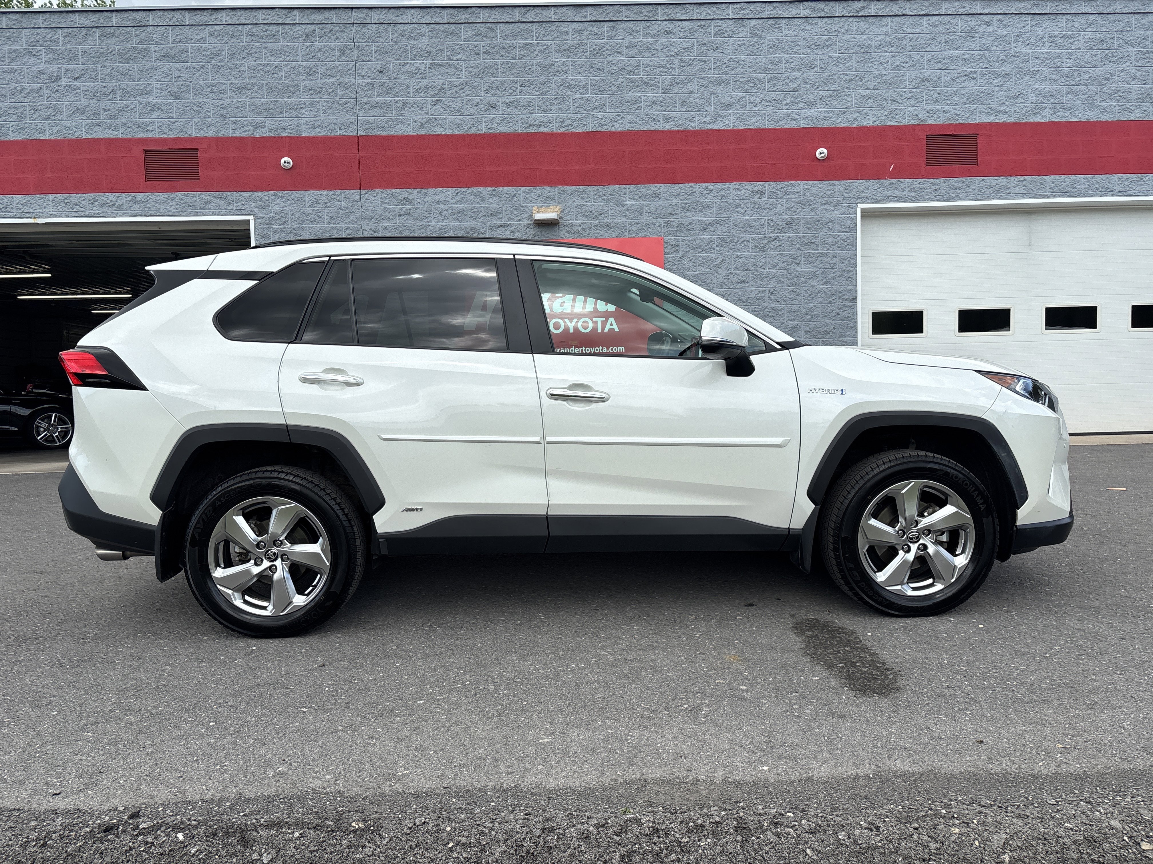 Used 2021 Toyota RAV4 Limited w/ Limited Grade Weather Package AWD/4WD video 2