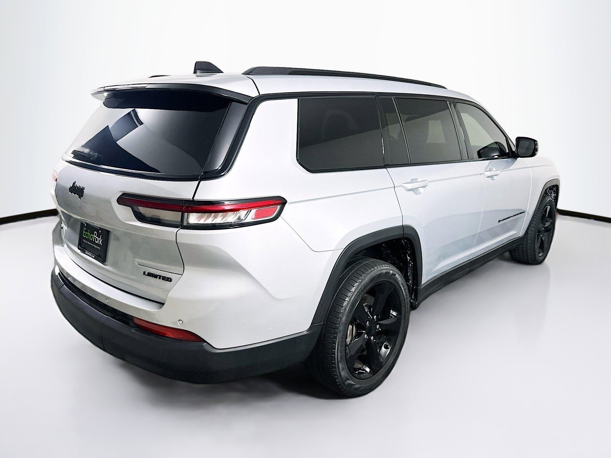 Used 2023 Jeep Grand Cherokee L Limited w/ Black Appearance Package RWD image 9
