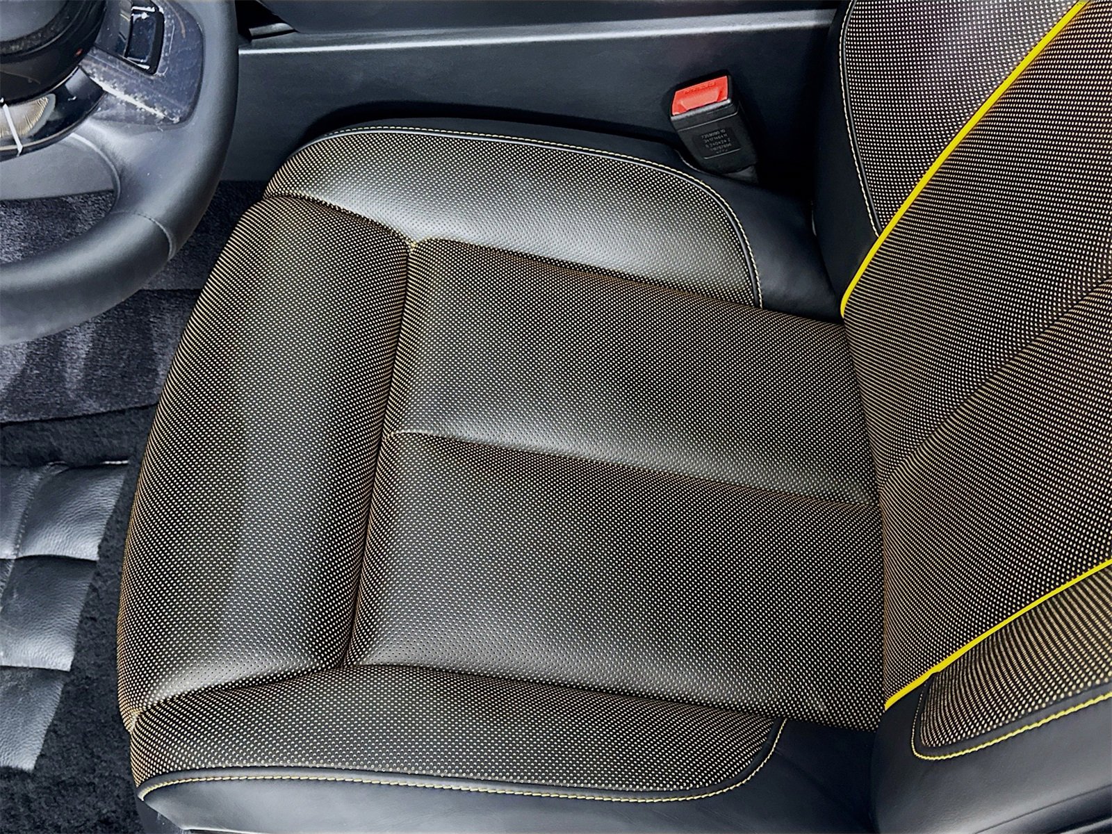 Used 2025 Rolls-Royce Cullinan Black Badge image 19