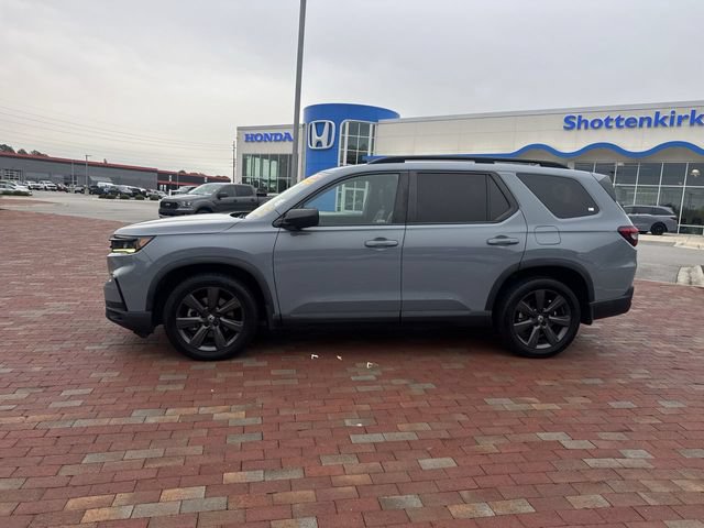Certified 2023 Honda Pilot Sport image 3