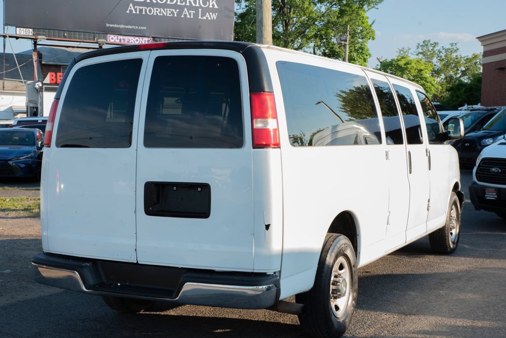 Used 2016 Chevrolet Express 3500 LT w/ LT Preferred Equipment Group RWD image 16