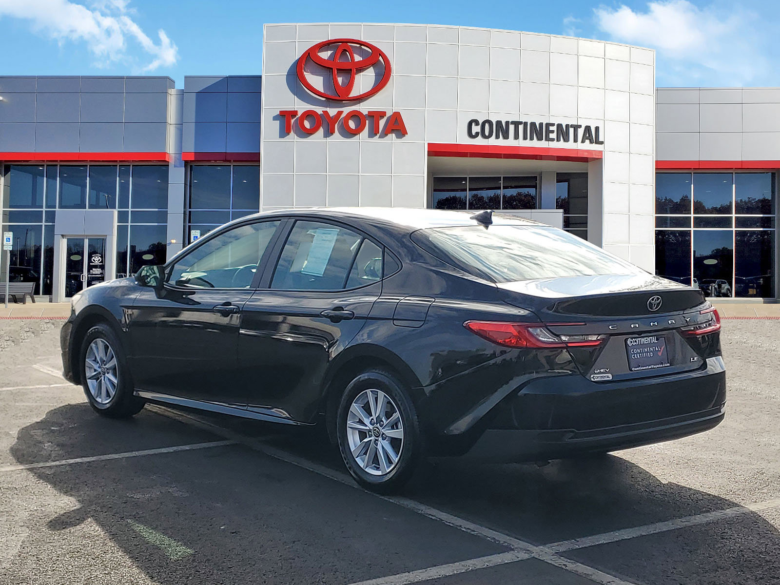 Used 2026 Toyota Camry LE image 4