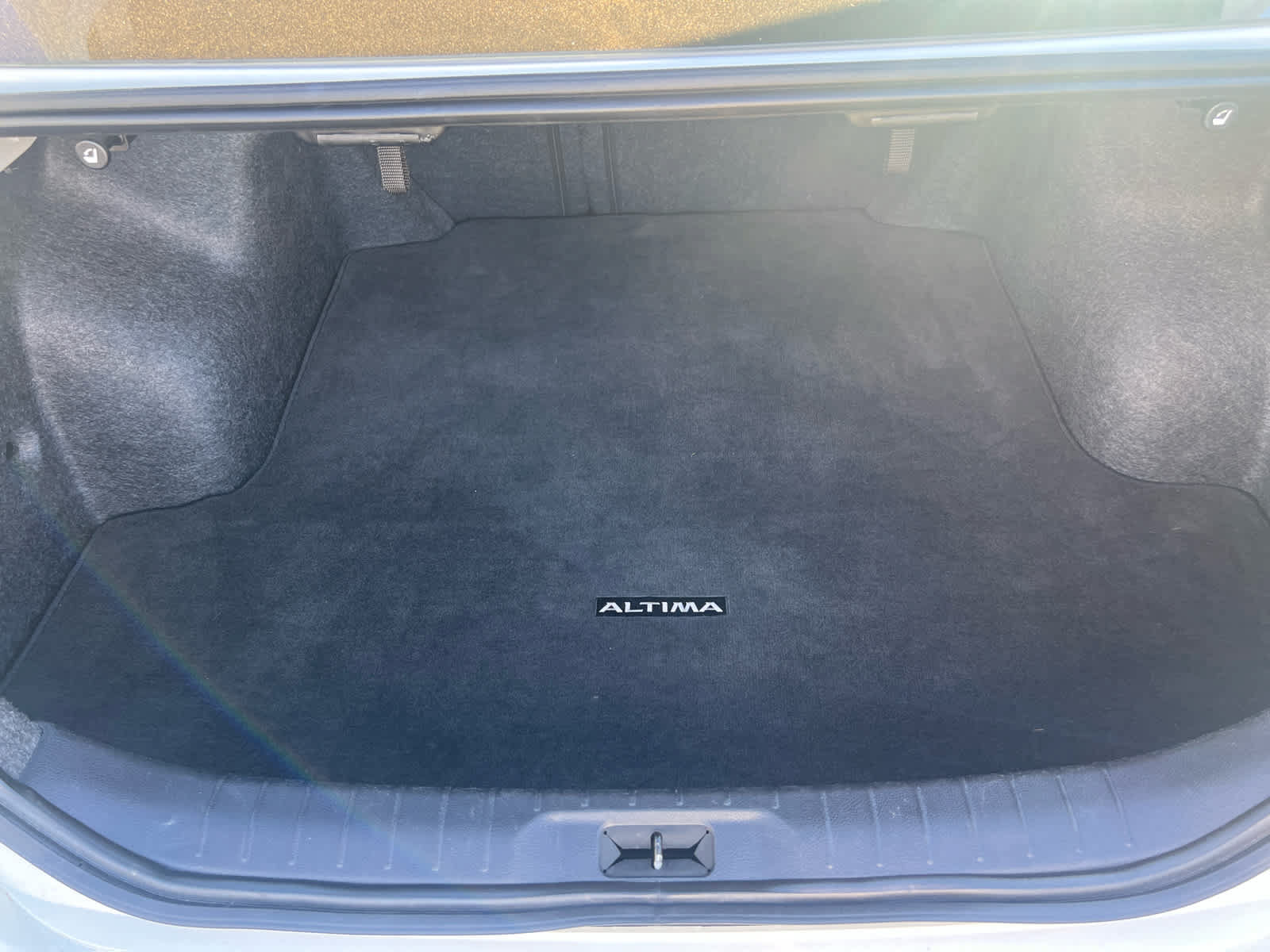 Used 2024 Nissan Altima 2.5 SV FWD image 10